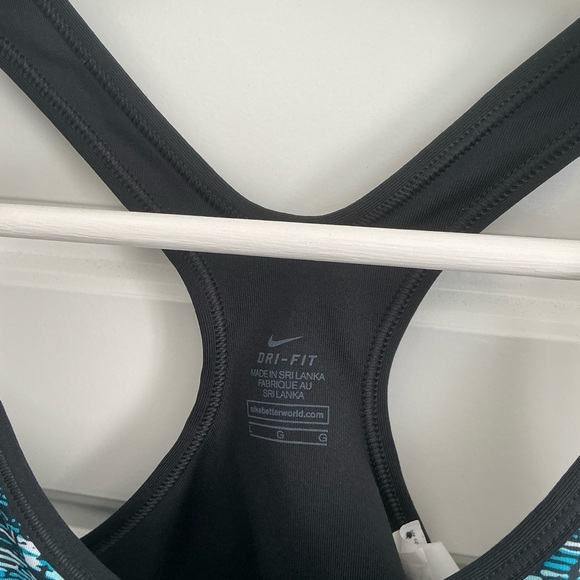 Nike Pro Women's Black and Blue Patterned Sports Bra - Picture 2 of 3